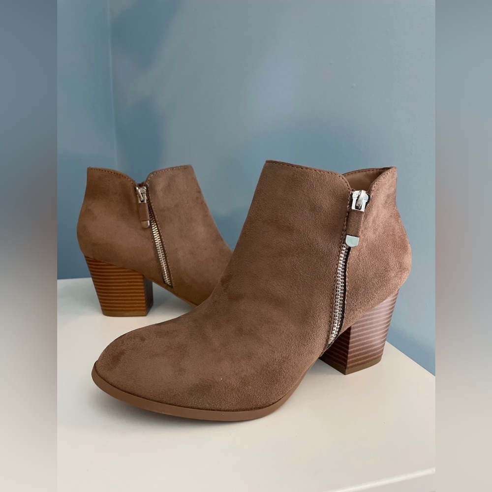 Style and Cole Brown ankle boots